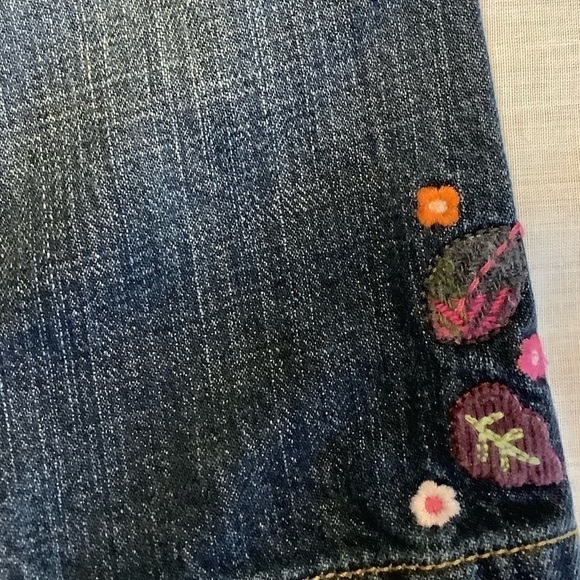 GYMBOREE “Fall Leaves & Flowers” blue jeans with falling leaves. 12-18 months. - Picture 4 of 6